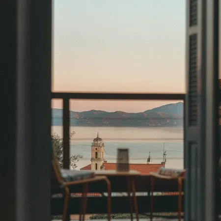 Solacargese-les Chemins De Sonia-terrasse Face à La Mer-cargèse La Grecque *